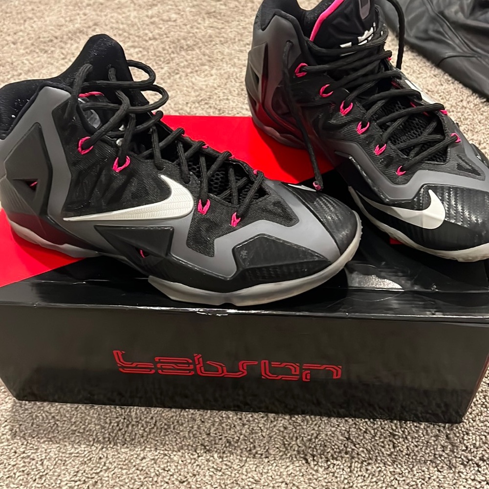 Nike Lebron XI Miami Nights Black/Metallic Silver-Pink Foil US 10